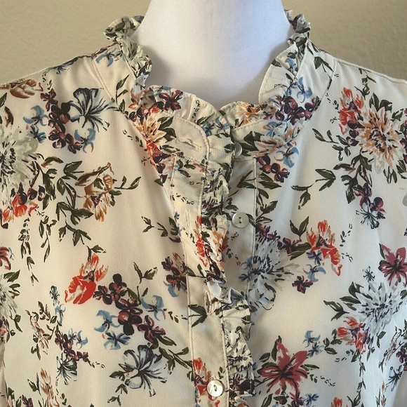 A New Day Sleeveless Floral Ruffle Blouse - Picture 3 of 4